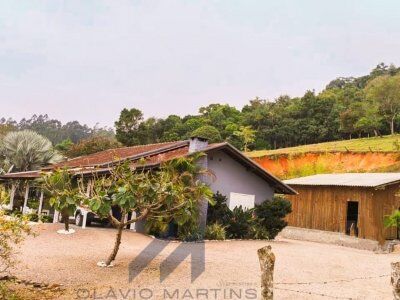 LINDA CASA COM AMPLO TERRENO À VENDA – RIO DO SUL/SC LINDA CASA COM AMPLO TERRENO À VENDA – RIO DO SUL/SC