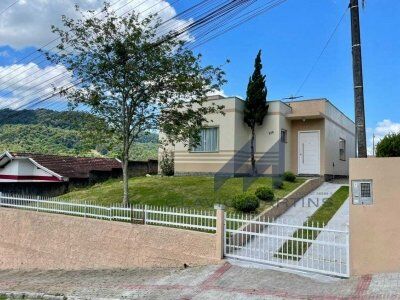 Casa de excelente Padrão à Venda em Rio do Sul – Bairro Fundo Canoas Casa de excelente Padrão à Venda em Rio do Sul – Bairro Fundo Canoas