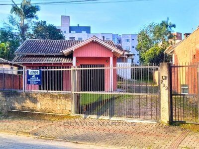 Imperdível! Duas Casas à Venda em Rio do Sul - SC Imperdível! Duas Casas à Venda em Rio do Sul - SC